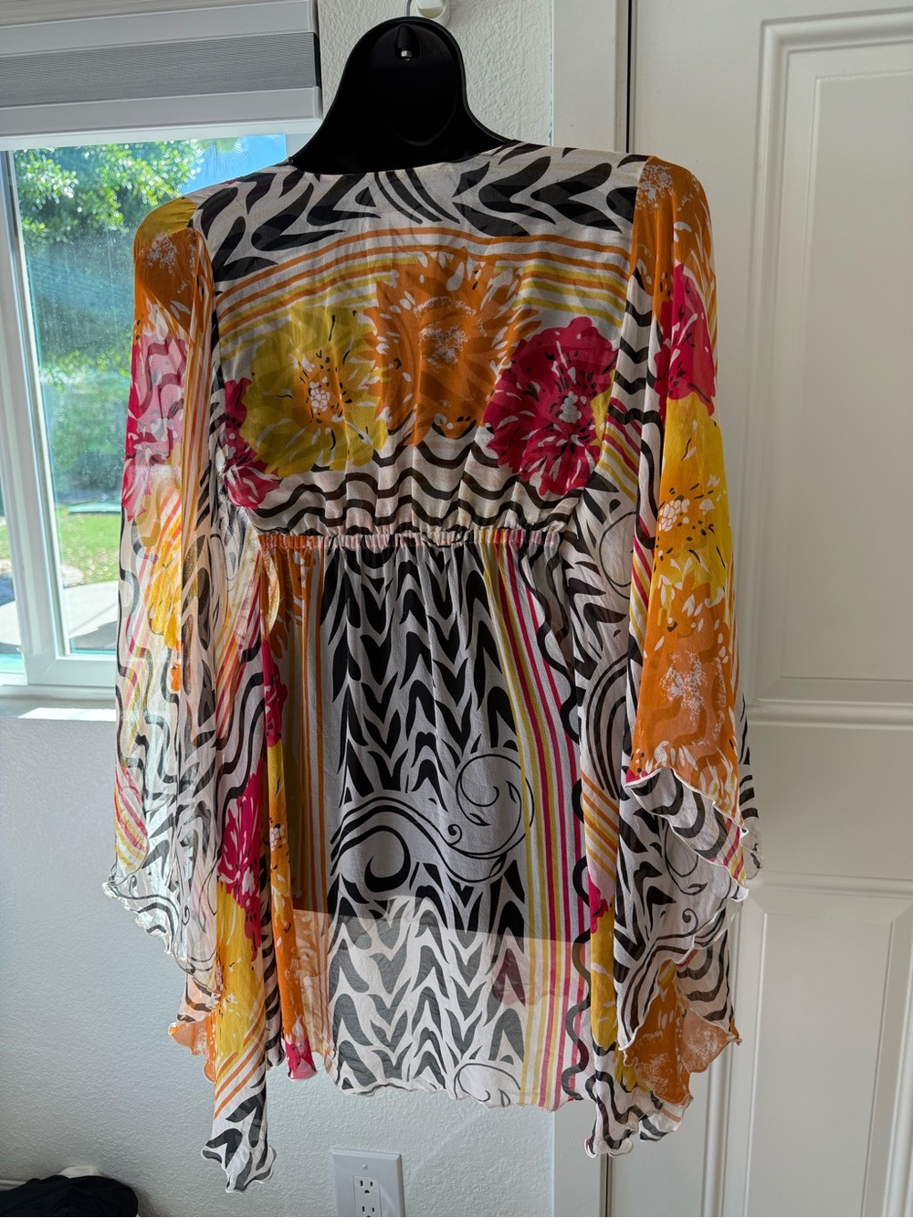 Women’s V-Neck Floral & Zebra Print Tunic coverup- XXS - Picture 7 of 9